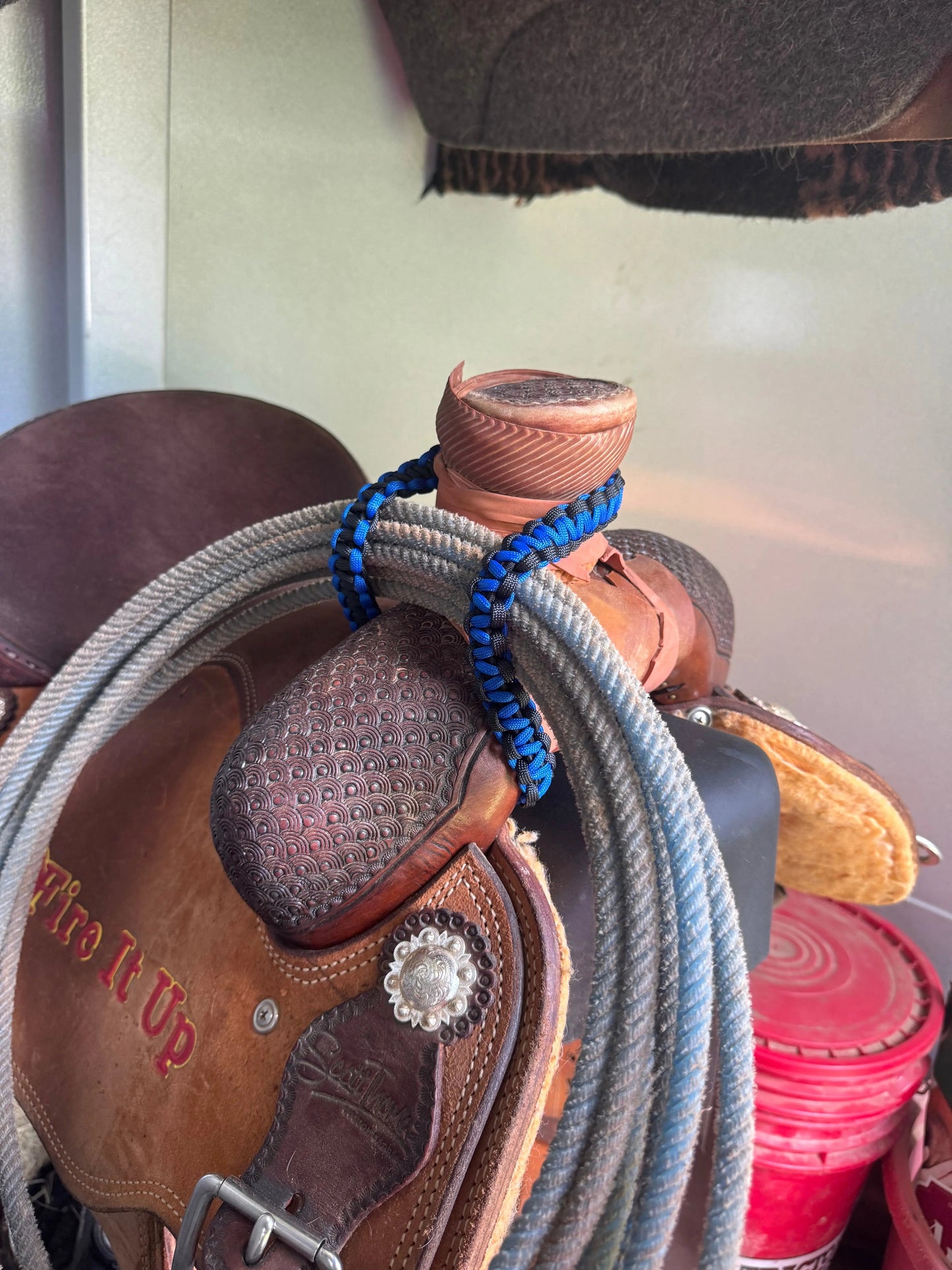 Custom Paracord Rope Holder – Bungy Cord Saddle Strap with Side Buckle for Team Roping & Ranch Tack Swinging K Creations